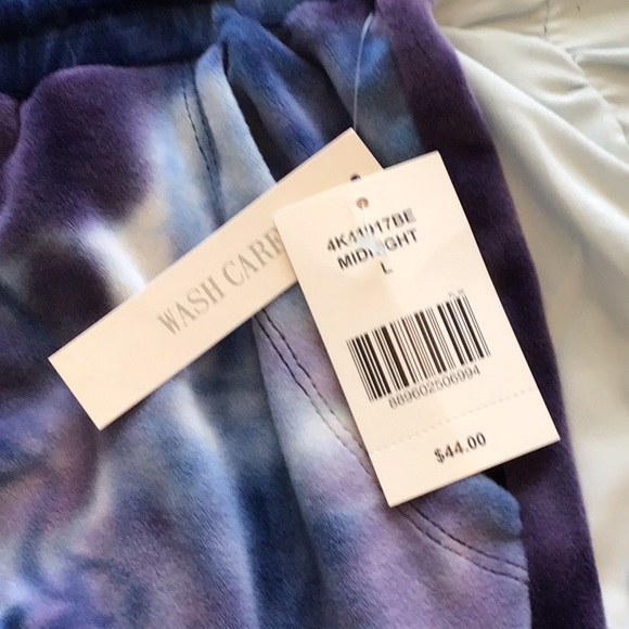 Super Soft Plush Tie-Dye Joggers NWT - Picture 3 of 10